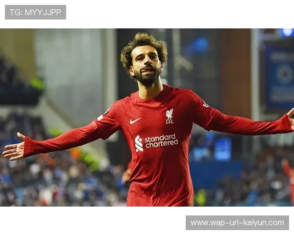 萨拉赫灵活走位制造空间,利物浦边路渗透更犀利