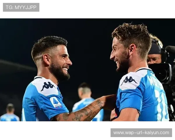 那不勒斯中场远射意外收获佳果